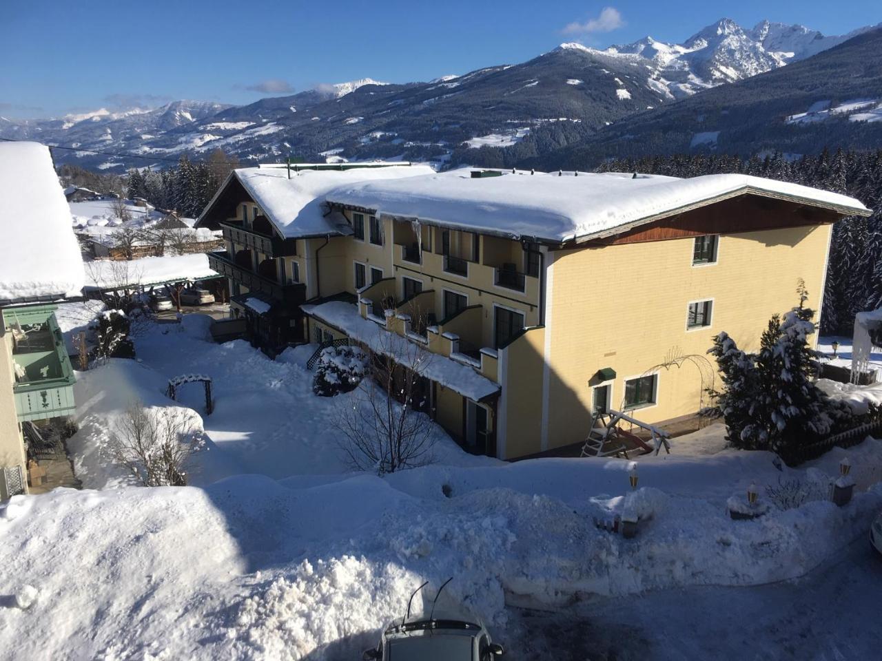 Hotel Martin รัมเซา อัม ดาคชไตน์ ภายนอก รูปภาพ